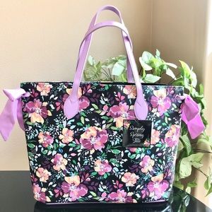 Simply Spring Floral Tote NWT, Magnetic Closure